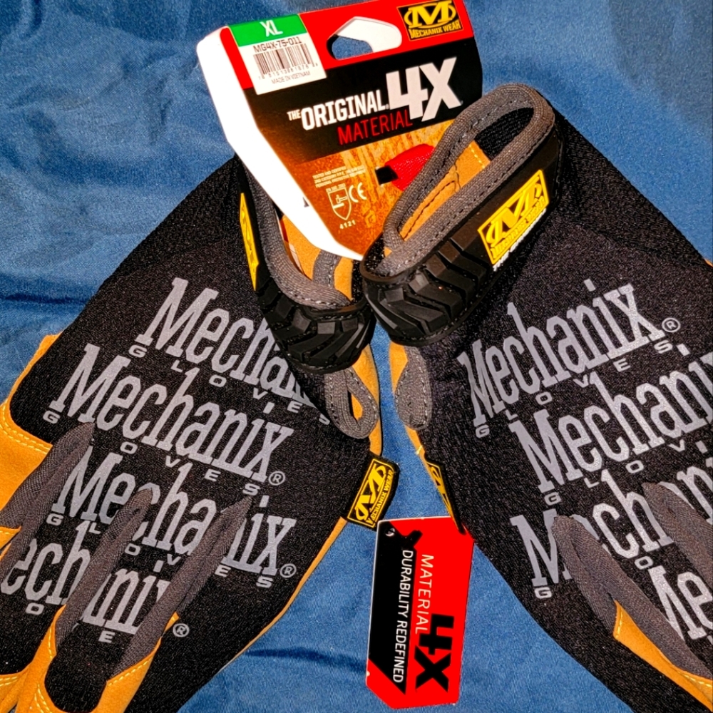 Mechanix Wear gloves . Material4X Original.